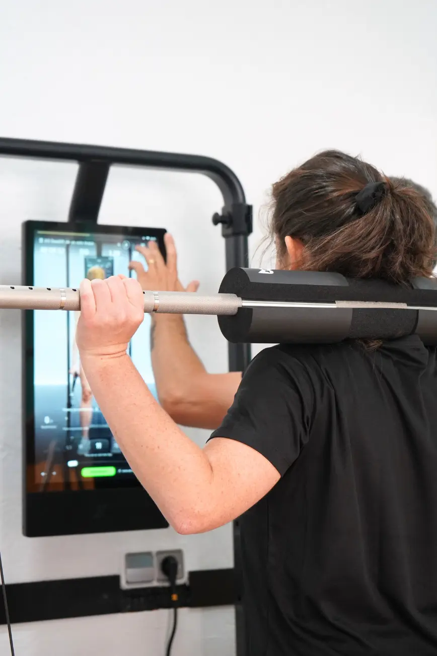Sesión de entrenamiento de fuerza guiado en Blanes con Gym Monster 2 y supervisión personalizada